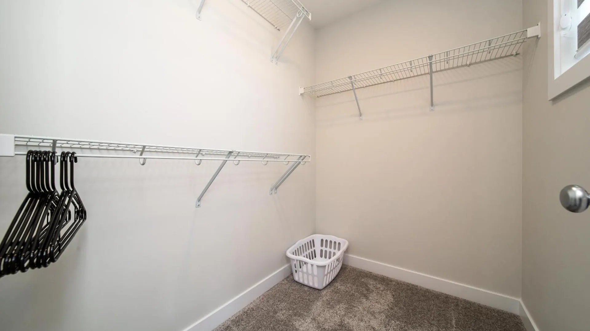 度假居 Beautiful Elegant Home Sleeps 10, Free Parking, Central Ac 埃德蒙顿