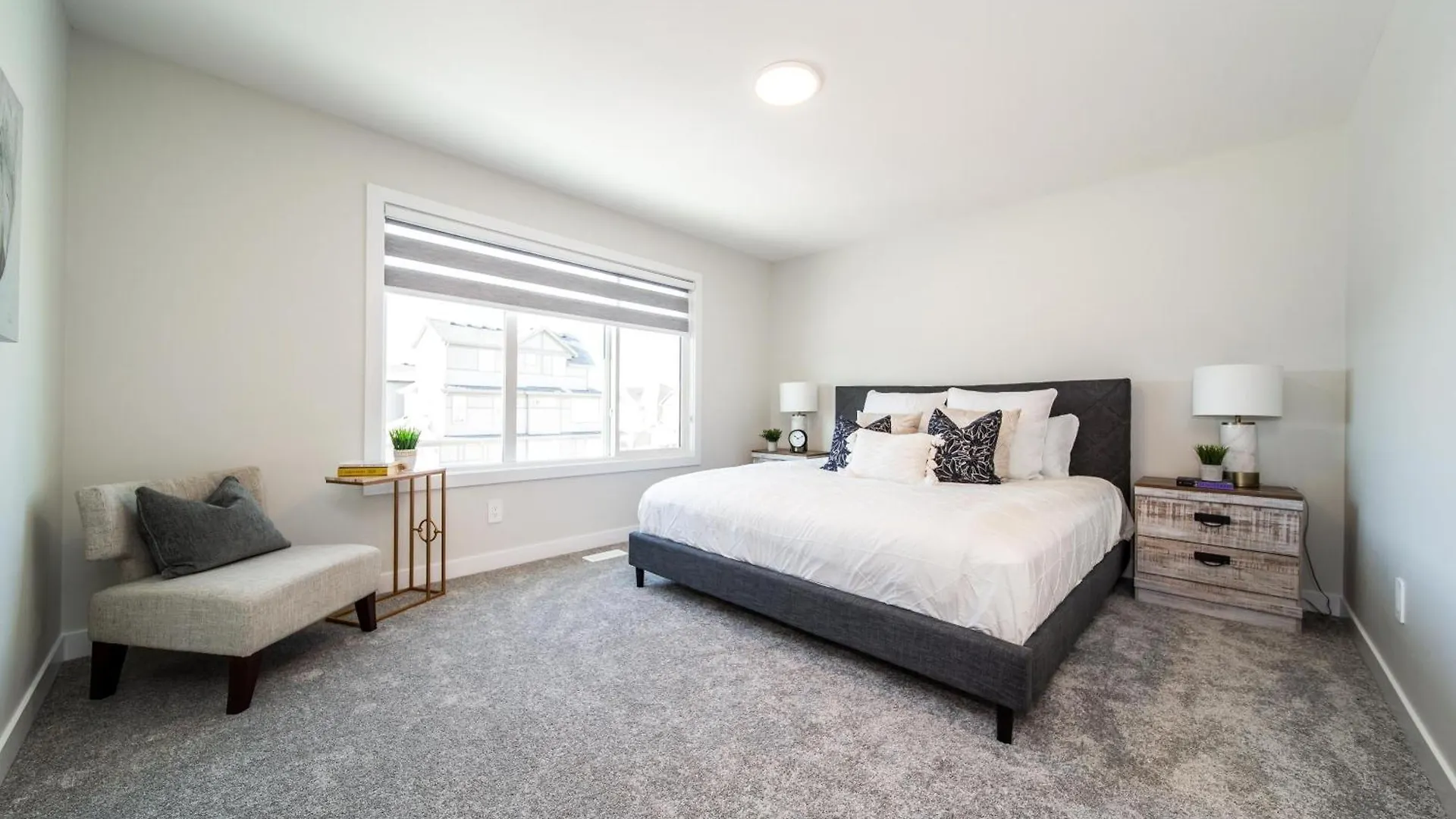 Beautiful Elegant Home Sleeps 10, Free Parking, Central Ac 埃德蒙顿 0*,
